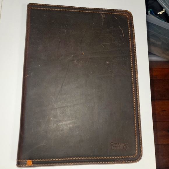 Saddleback Leather Other - Saddleback Leather Medium Notepad Holder
